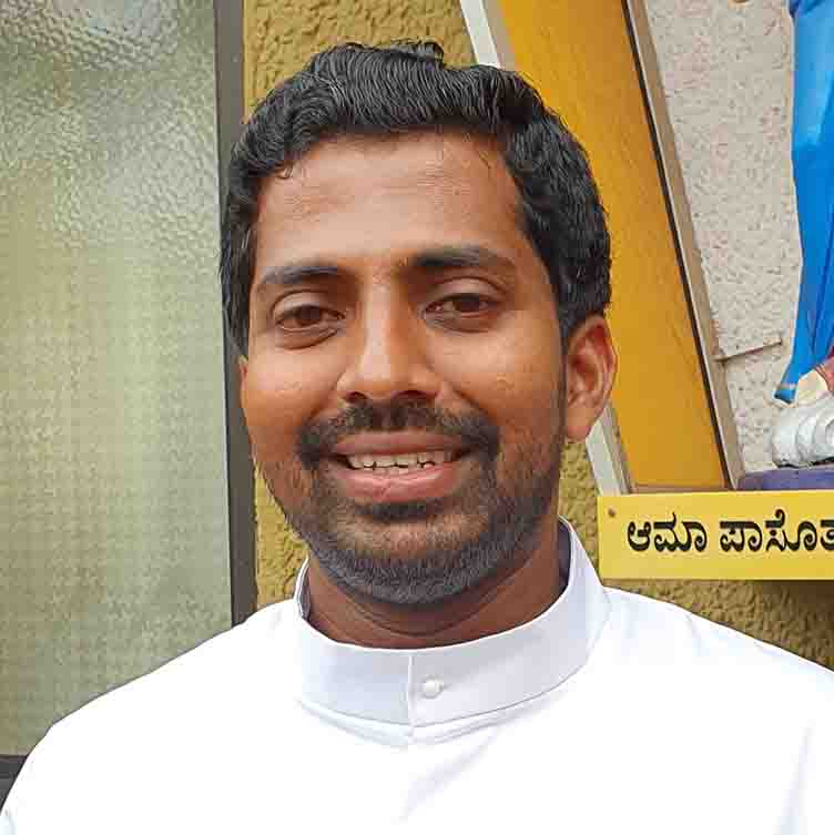 Image of Fr Sandesh Fernandes